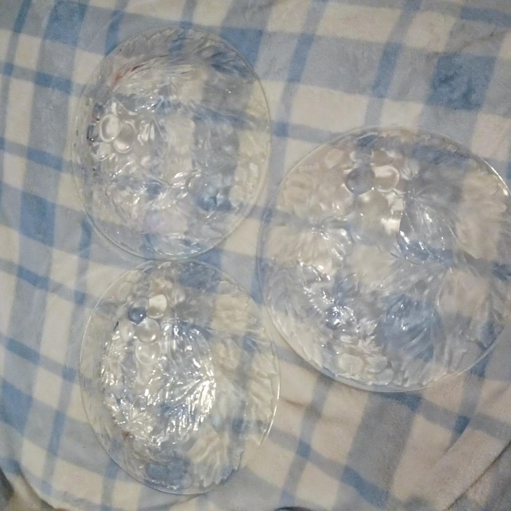 3 KIG MALAYSIA VINTAGE CLEAR GRAPE 9" clear glass salad/dessert plates,